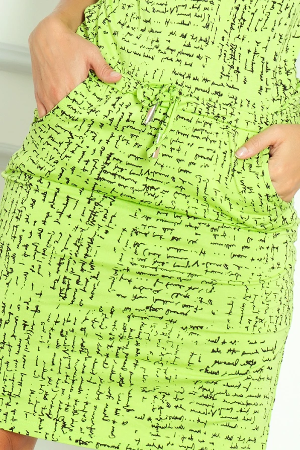 13-35 Rochie sportivă - Papirus text + verde