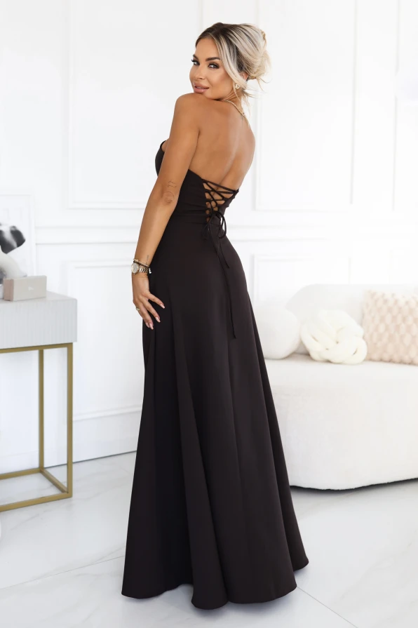 Rochie maxi stil corset, maro ciocolatiu, ELARA de la Numoco, fără bretele, cu șliț înalt